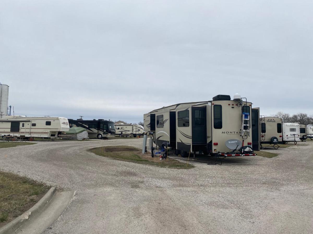 Garnett Hotel & Rv Park Exterior foto